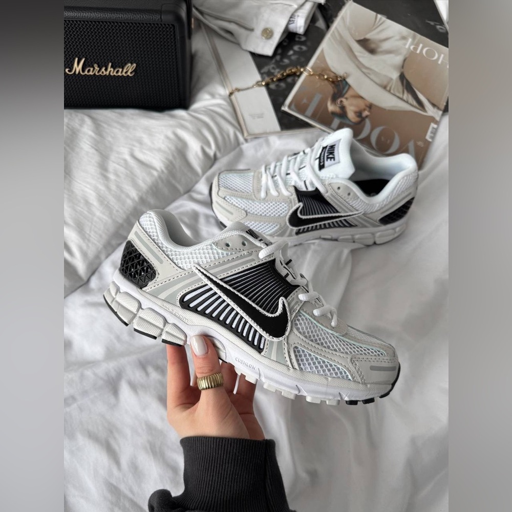 💫NIKE💫 Vomero 5 Sneakers 🔥 SOLD OUT COLOUR🔥